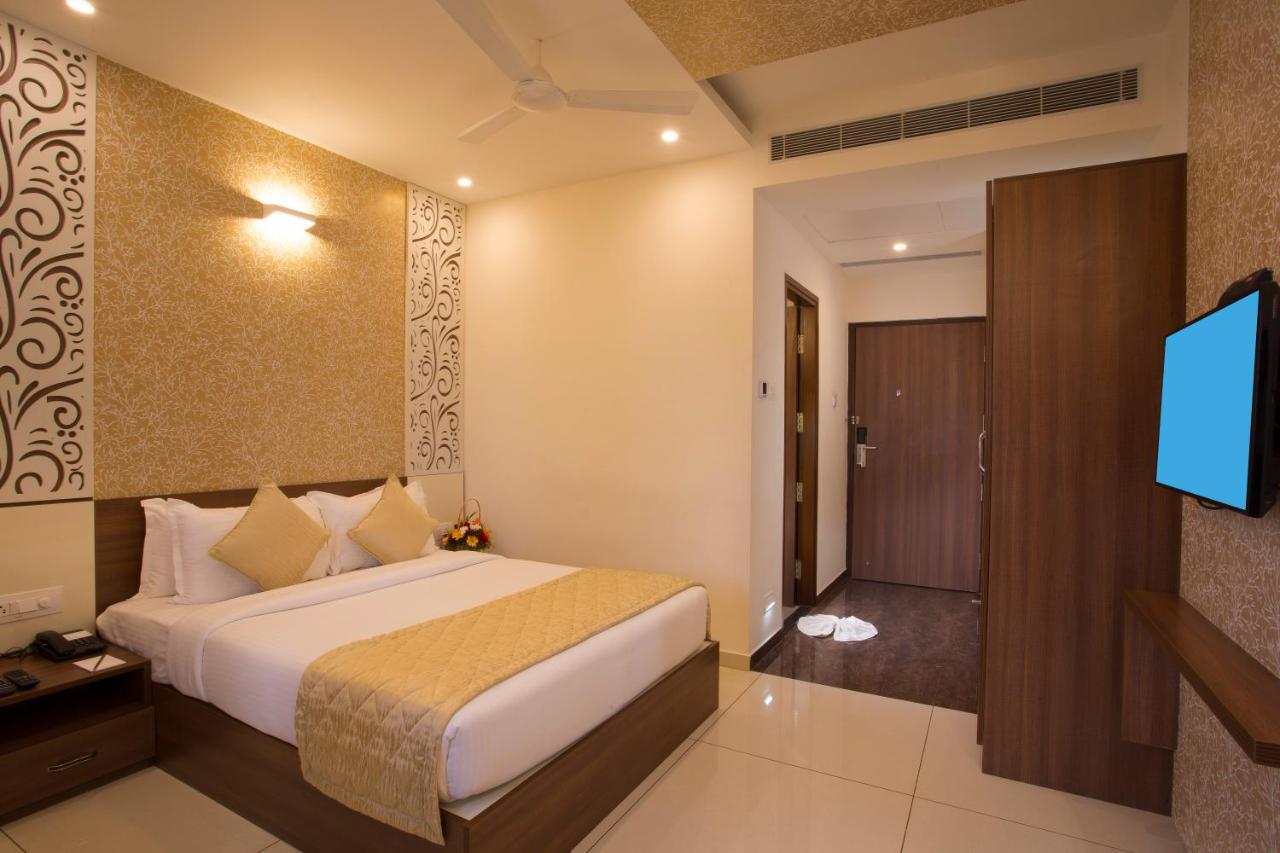 De Venetian By Tgi Hotel Bangalore Exterior photo